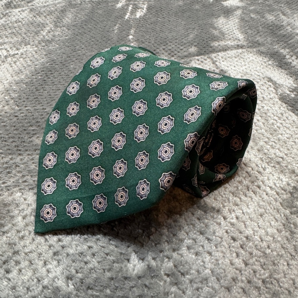 Rapheala Paris New York Mens Silk Tie Green Geometric Medallion Hand Sewn